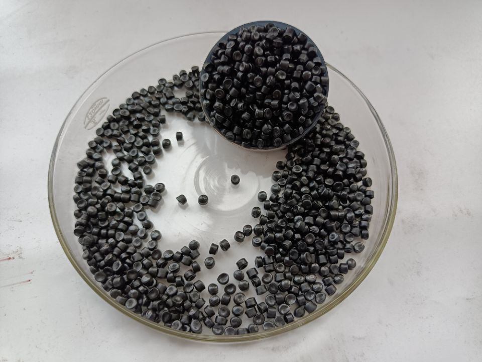 China 
Sample Free HDPE Sinopec Virgin HDPE PE100 Granules Black Color HDPE PE 100 80 Pipe Grade
manufacture and supplier