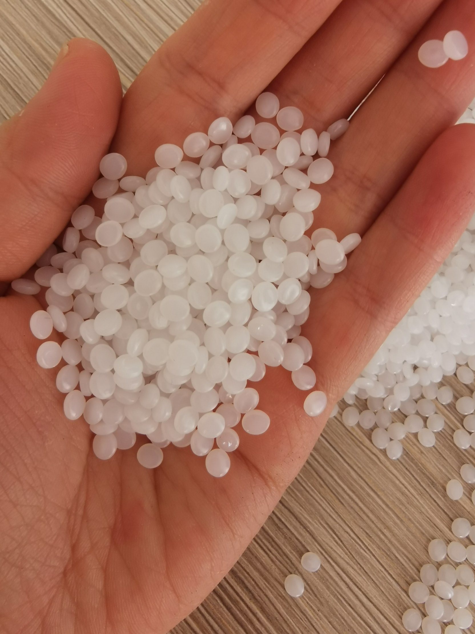 Virgin HDPE Granules HDPE HD7000f Blow Molding Grade High Density Polyethylene Particles for Shopping Bags